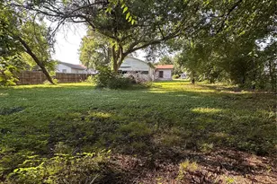420 E Denton St, Howe, TX 75459 - Photo 3