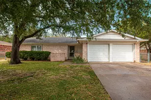 1216 Bryant St, Benbrook, TX 76126 - Photo 3