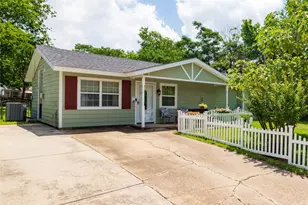 812 Denton Dr, Euless, TX 76039 - Photo 1