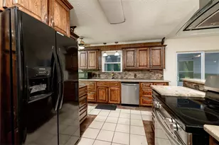 1517 Oakridge Ct W, Azle, TX 76020 - Photo 15