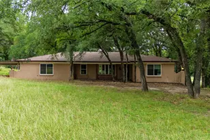1517 Oakridge Ct W, Azle, TX 76020 - Photo 1