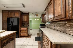 1517 Oakridge Ct W, Azle, TX 76020 - Photo 13