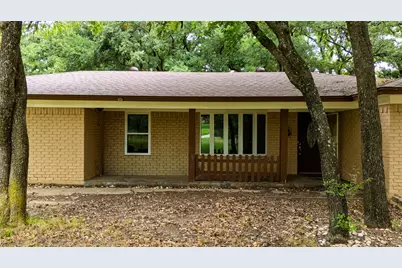 1517 Oakridge Court W, Azle, TX 76020 - Photo 5