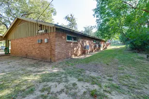 601 W College St, Grapevine, TX 76051 - Photo 25