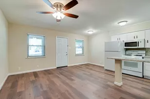601 W College St, Grapevine, TX 76051 - Photo 7