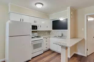 601 W College St, Grapevine, TX 76051 - Photo 11