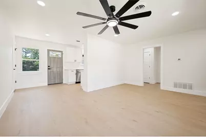 318 Parkwood Place, Lewisville, TX 75067 - Photo 5