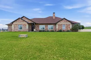 3020 Jolene Ct, Springtown, TX 76082 - Photo 3