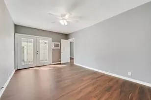 930 W Freeman St, Sherman, TX 75092 - Photo 11