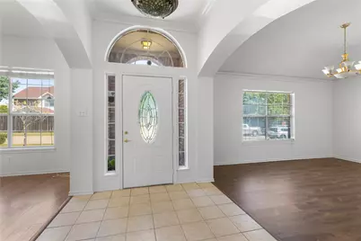 10609 Pineview Lane, Frisco, TX 75035 - Photo 3