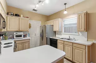1701 Creekway Dr, Lewisville, TX 75067 - Photo 9