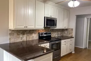 2841 Southridge Dr, Grapevine, TX 76051 - Photo 9