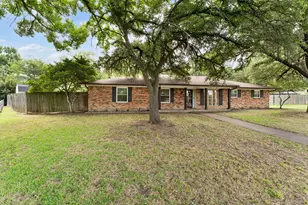 426 Brookhollow Cir, DeSoto, TX 75115 - Photo 3