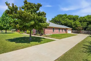 731 Hill Meadow Dr, Midlothian, TX 76065 - Photo 3