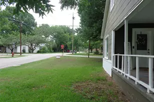 301 S 4th St, Grandview, TX 76050 - Photo 13