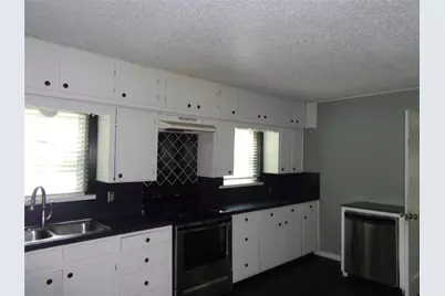 301 S 4th Street, Grandview, TX 76050 - Photo 11