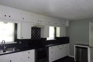 301 S 4th St, Grandview, TX 76050 - Photo 11
