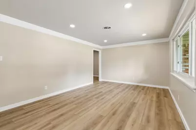 4812 Hollowbrook Road, Fort Worth, TX 76103 - Photo 3