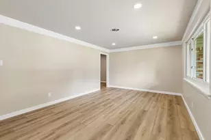 4812 Hollowbrook Rd, Fort Worth, TX 76103 - Photo 3