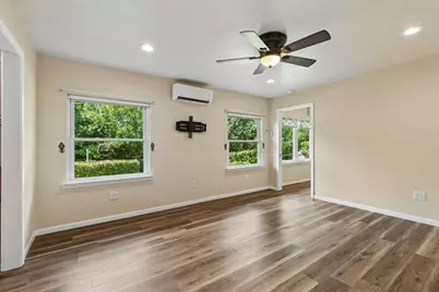 4812 Hollowbrook Road, Fort Worth, TX 76103 - Photo 13