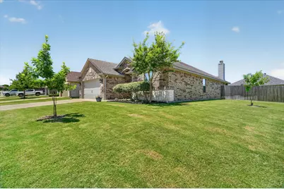 1641 Town Creek Circle, Weatherford, TX 76086 - Photo 3