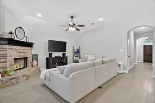 1641 Town Creek Cir, Weatherford, TX 76086 - Photo 7
