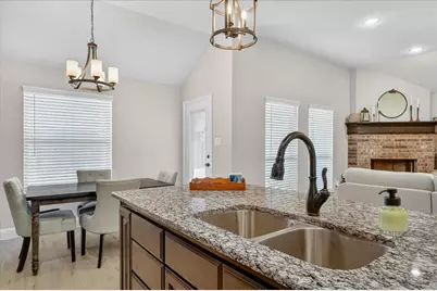 1641 Town Creek Circle, Weatherford, TX 76086 - Photo 13