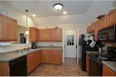 3112 Fairfield Drive, Grand Prairie, TX 75052 - Photo 7