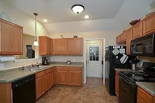 3112 Fairfield Dr, Grand Prairie, TX 75052 - Photo 7