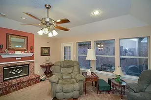 3112 Fairfield Dr, Grand Prairie, TX 75052 - Photo 5