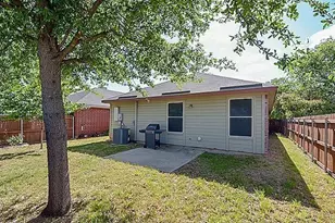 3112 Fairfield Dr, Grand Prairie, TX 75052 - Photo 19