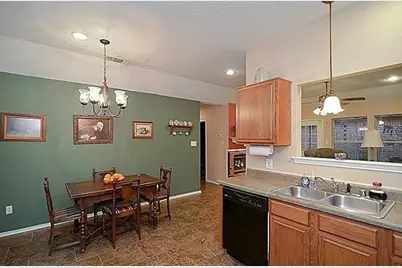 3112 Fairfield Drive, Grand Prairie, TX 75052 - Photo 9