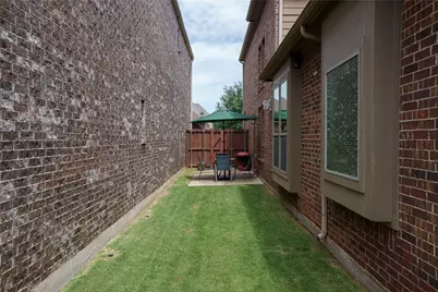 6928 Sarria, Grand Prairie, TX 75054 - Photo 37