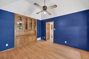8209 Willow Glen Ct, Fort Worth, TX 76134 - Photo 5