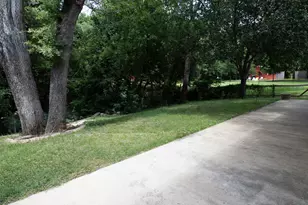2137 Country Brook Dr, Weatherford, TX 76087 - Photo 35