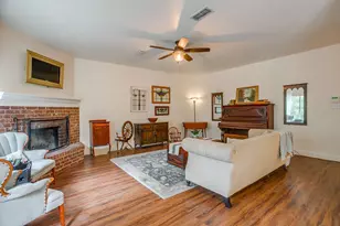 2137 Country Brook Dr, Weatherford, TX 76087 - Photo 5
