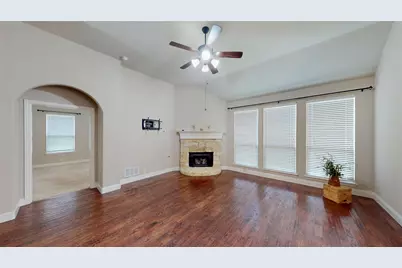 952 Tara Drive, Burleson, TX 76028 - Photo 3
