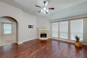 952 Tara Dr, Burleson, TX 76028 - Photo 3