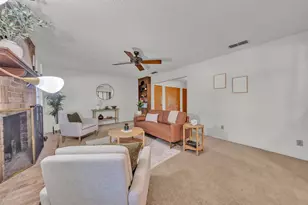 301 Dee Ln, Arlington, TX 76011 - Photo 5