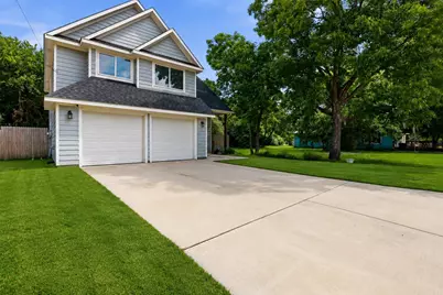 731 E Brown Street, Cleburne, TX 76031 - Photo 1