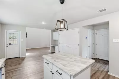 731 E Brown Street, Cleburne, TX 76031 - Photo 17