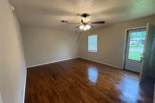 404 W Heron St, Denison, TX 75020 - Photo 3