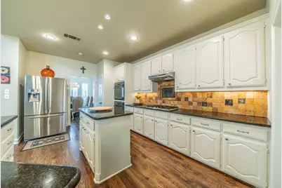 2700 Sunset Circle, Plano, TX 75093 - Photo 7