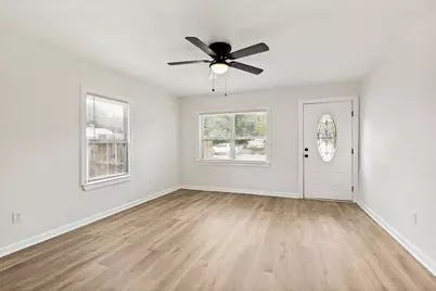 504 Davis Street, Gainesville, TX 76240 - Photo 13