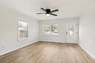 504 Davis St, Gainesville, TX 76240 - Photo 13