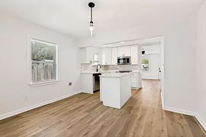 504 Davis Street, Gainesville, TX 76240 - Photo 5