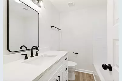 504 Davis Street, Gainesville, TX 76240 - Photo 21