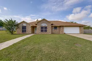 303 Bryant St, Pottsboro, TX 75076 - Photo 1