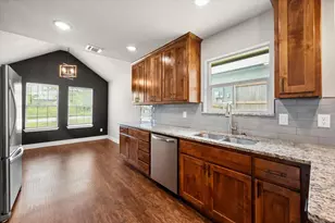 2514 San Gabriel Dr, Granbury, TX 76048 - Photo 11