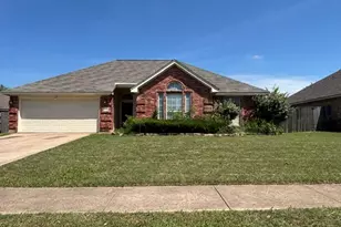 517 Meadowcrest Dr, Burleson, TX 76028 - Photo 1